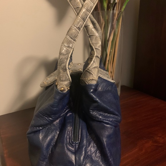 Crocodile Patent Leather - Picture 4 of 11